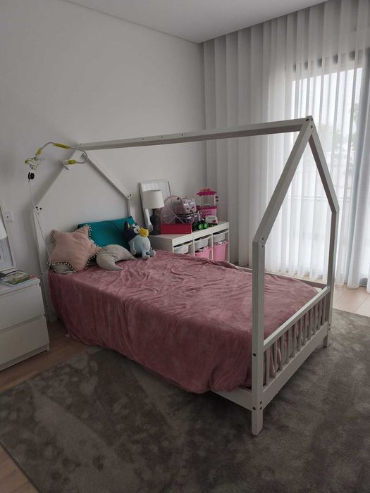 Cama de criança estilo casinha (90x190 cm)