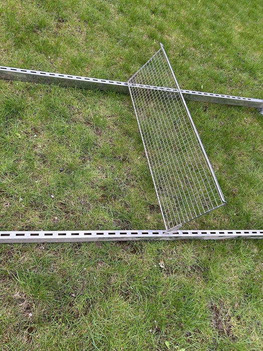 Торговельне обладнання(полки, стойки, тремпеля,кронштейни) ТЕРМІНОВО