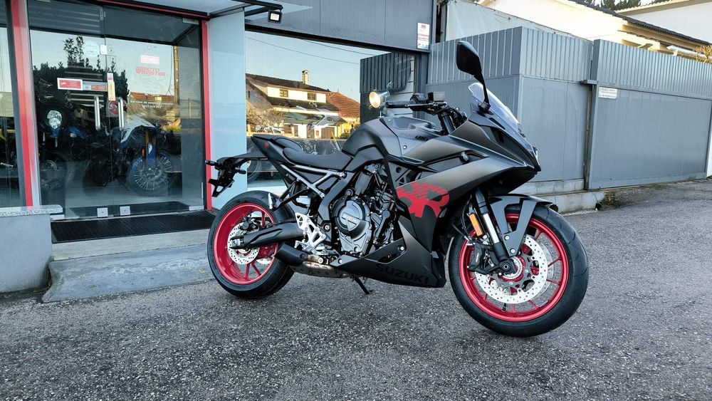 Suzuki 8R, 5 anos garantia