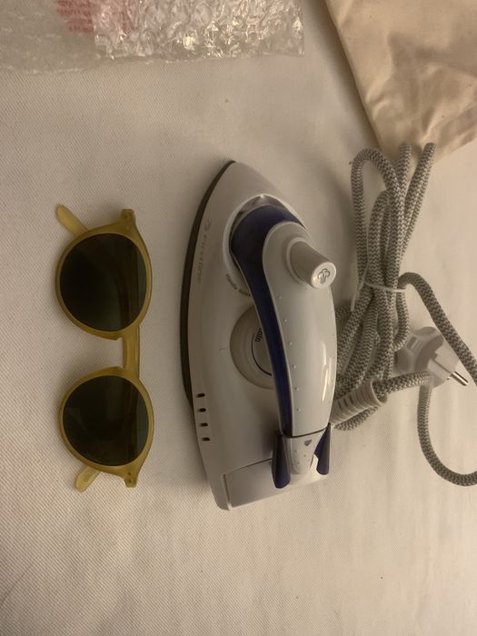 Ferro de engomar de viagem