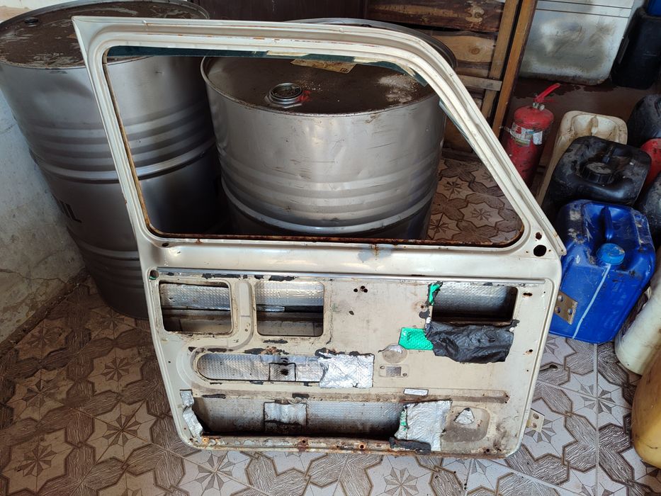 Нива дверь левая