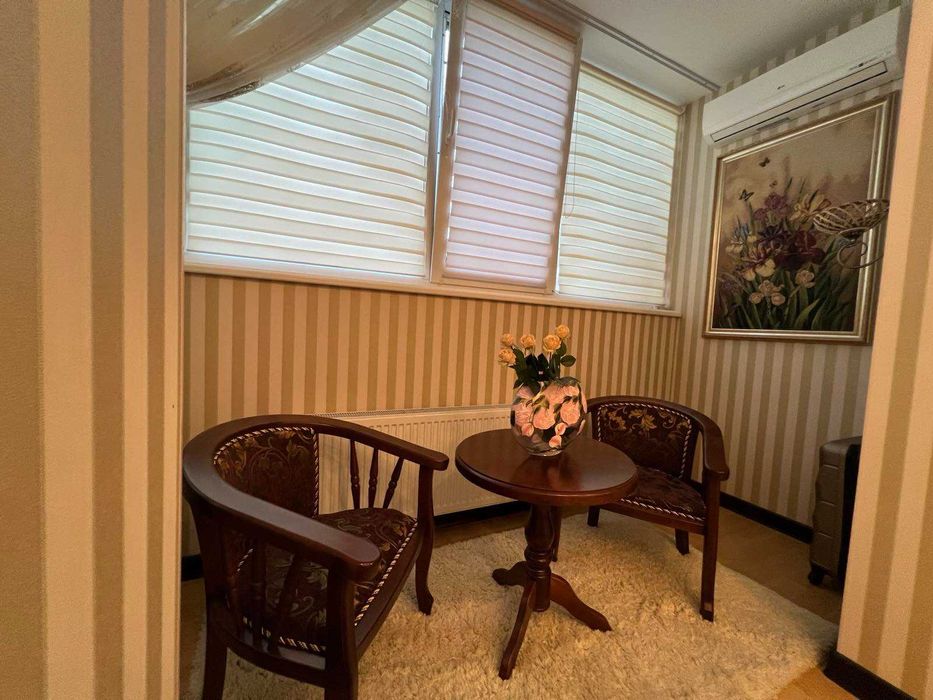 Продаю 2-х кімнатну квартиру в центрі міста (Премьер Хаус)