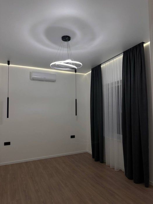 Будинок з новим ремонтом  Ворзель