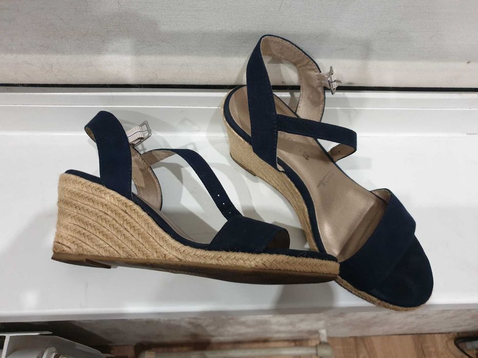 Босоножки Tamaris 39 размер