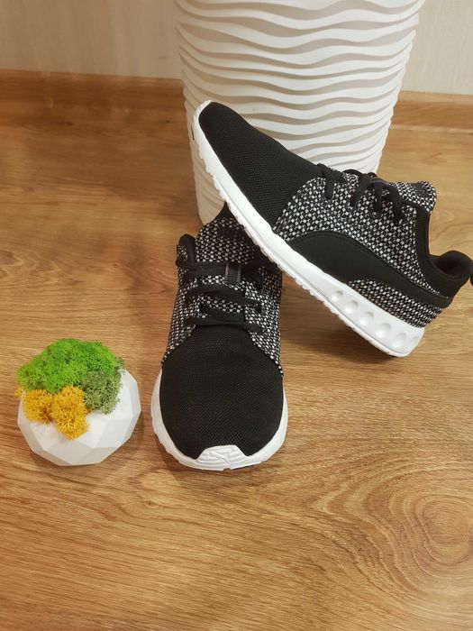 кросівки Puma  39 р.