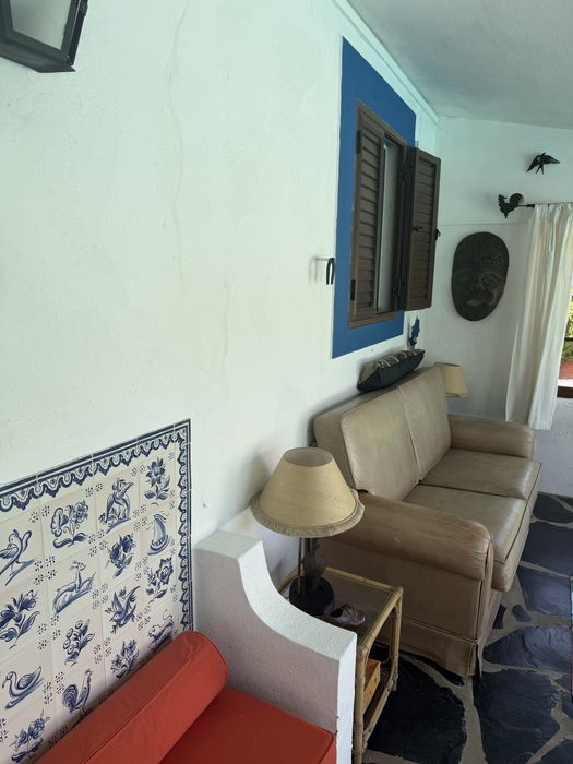 Sofá Cama em pele. Urgente. Venda por mudança de decoração