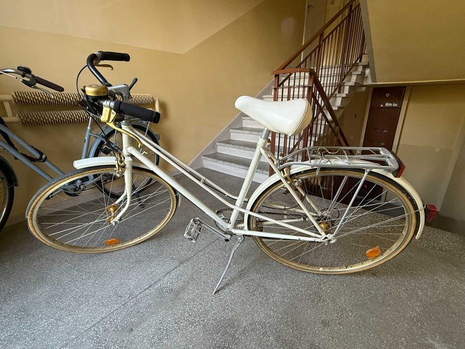 Rower miejski holenderski retro – kremowa damka, nowe opony Schwalbe