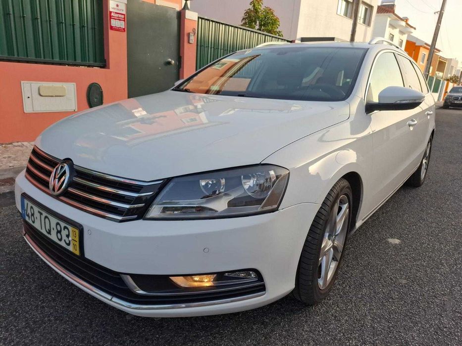 VW Passat variant 1.6 TDI Teto panorâmico /bola reboque electrica. Revisão substiuido- embraiagem/pneus/discos/kit injetores