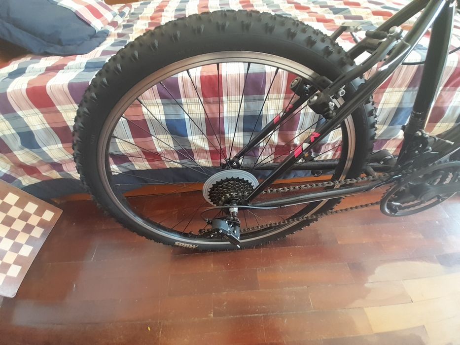 Bicicleta em estado novo