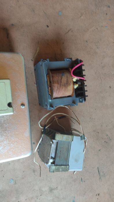 Понижаючий трансформатор 220/35