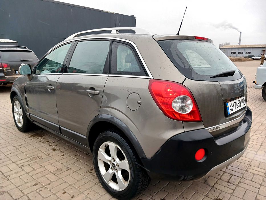 Продаю Opel Antara