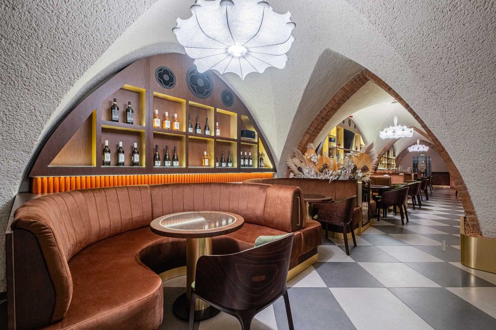 REGAŁ NA WINO/ regał do restauracji - producent mebli HoReCa