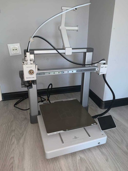 3D-принтер Bambu Lab A1, стан відмінний, 90 годин друку