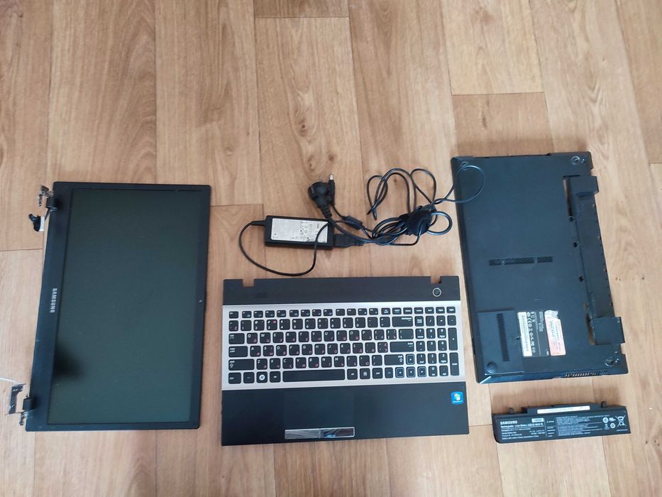 Samsung NP300V np305V  RF710  корпусные детали запчасти ba41-01681a