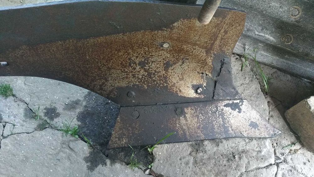 Плуг двох корпусний