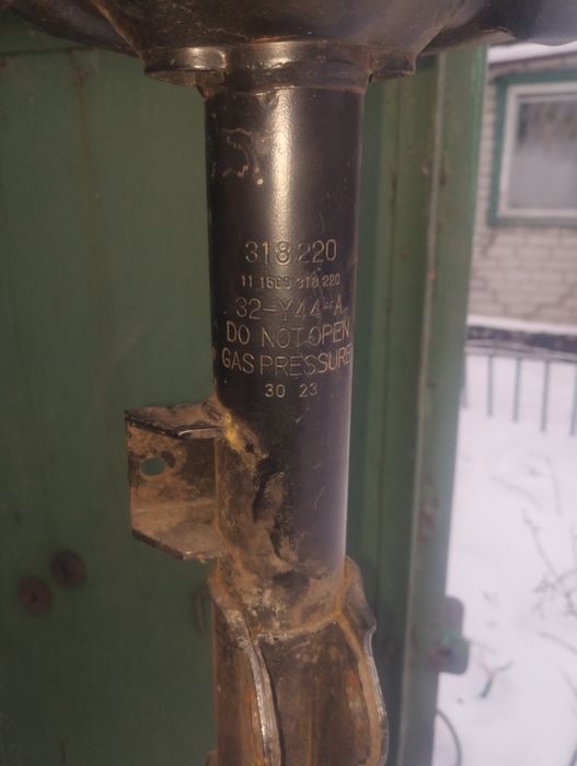 Стойка НІСАН Х-Treil задня права SACHS