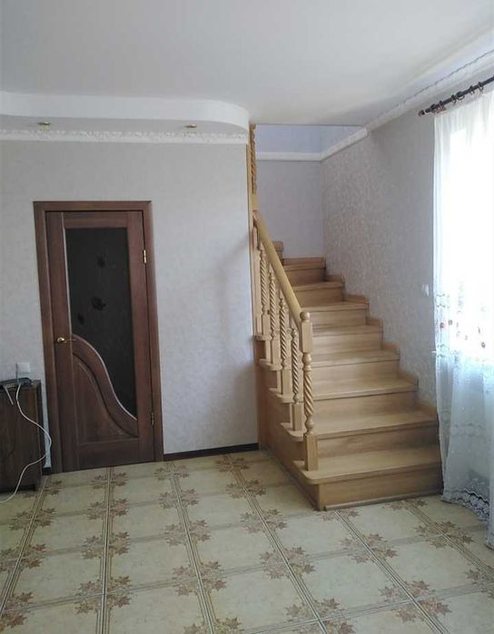 Зарічани ,чудовий будинок в затишному куточку