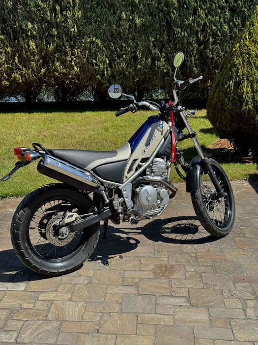 Yamaha XG250 Tricker