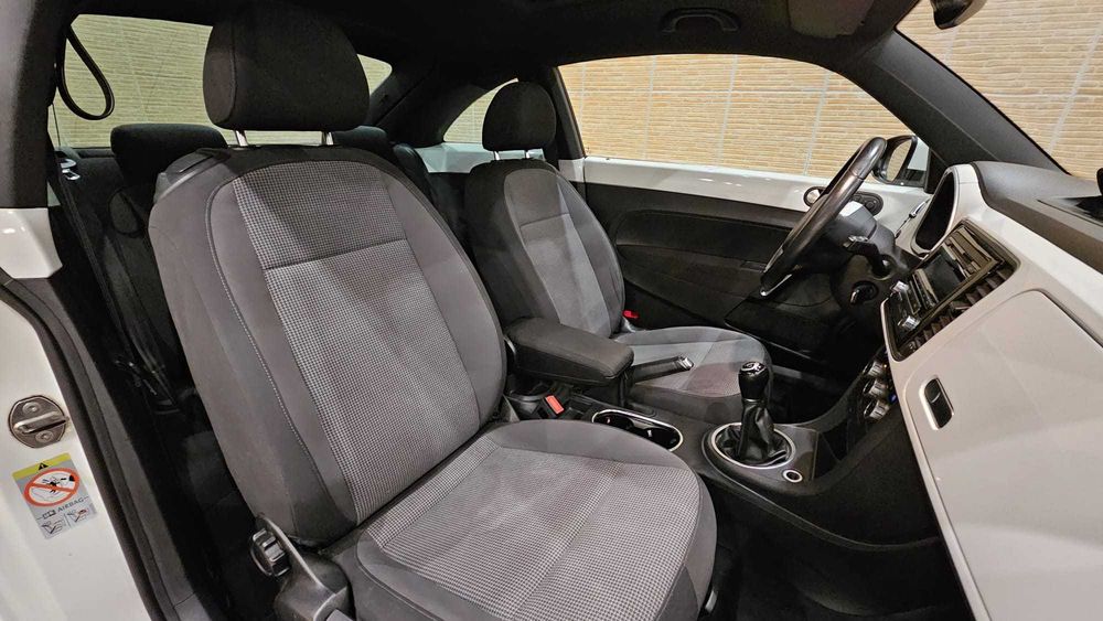 VW Volkswagen Beetle 1.6 TDi Design Impecável