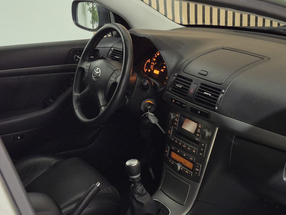 Toyota Avensis SW — fotografia 5
