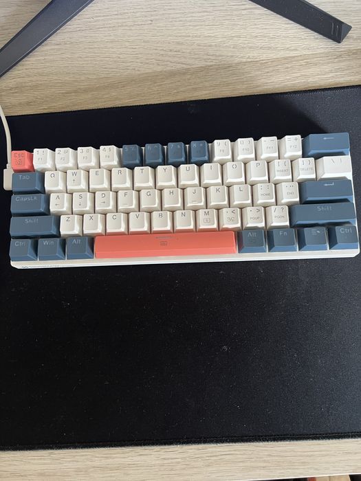 teclado mecanico 60% red switch