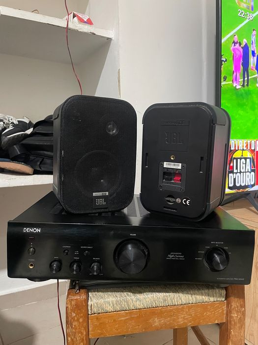 Amplificador DENON PMA 520AE + JBL’s ControlOne