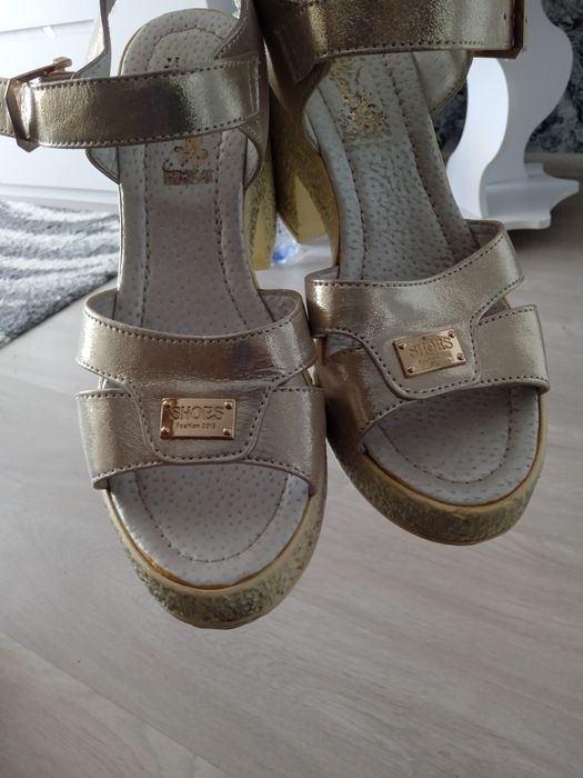 Босоножки размер 39