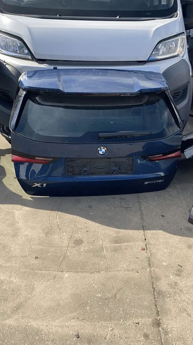 Porta da mala BMW X1 do ano 2024