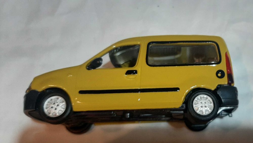 Miniatura Solido Renault Kangoo escala 1/43423916787697592323