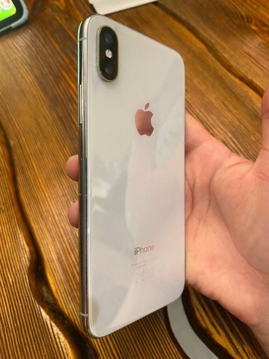 Айфон 10 на 64гб акб 85%