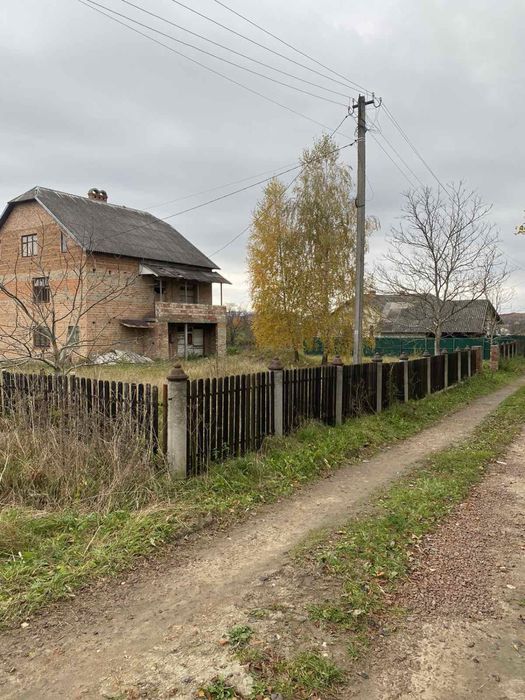 Продається забудова і земальний участок 14 сотих.