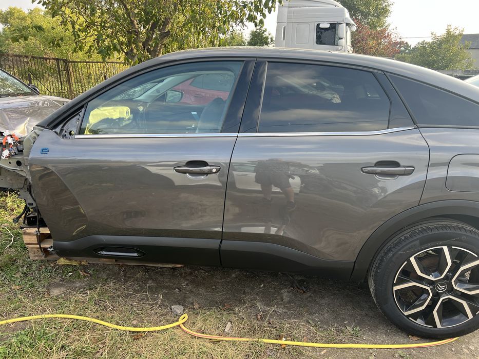 Двері ліва сторона citroen e-C4