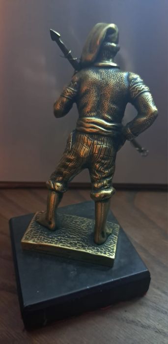 Pequeno bronze assinado