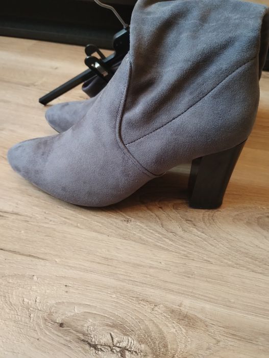 Szare zamszowe kozaki muszkieterki r.39