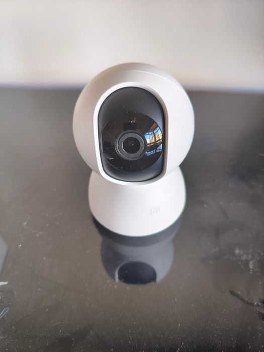 Vendo Câmara Rotativa de Videovigilância Marca Xiaomi nova