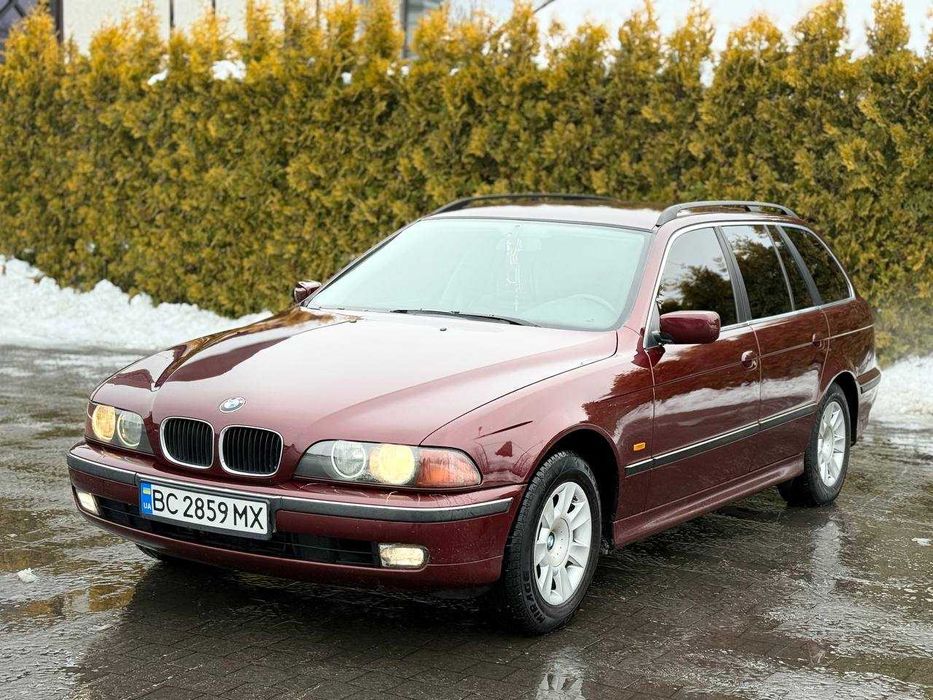 Продам BMW E39 520i