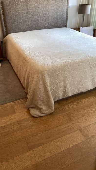 Colcha com renda de cama de casal
