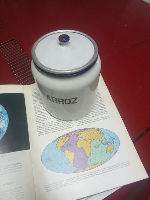 Lata arroz em esmalte. Porto.