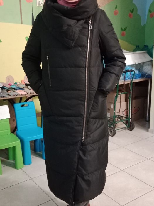 ШИКАРНЕ довге зимове пальто! Стан нового! Легке і дуже тепле.