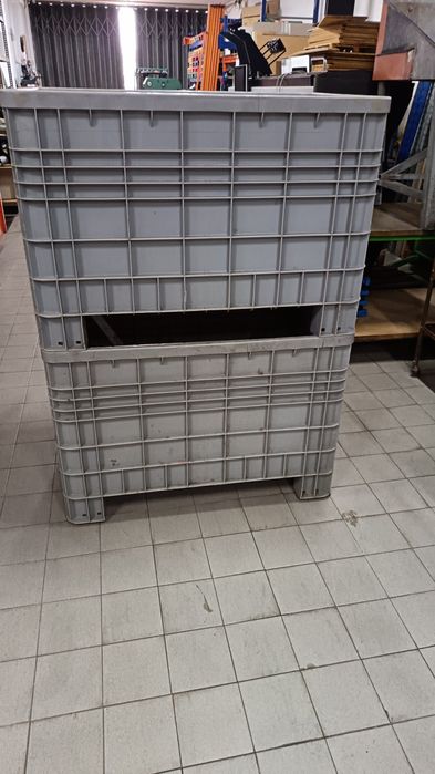 2 contentores plastico
