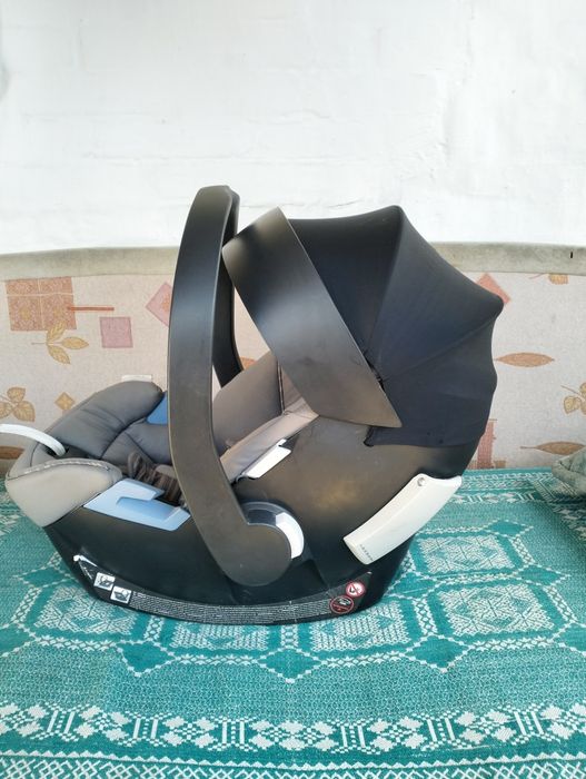 Дитяче авто крісло Cybex aton 5
