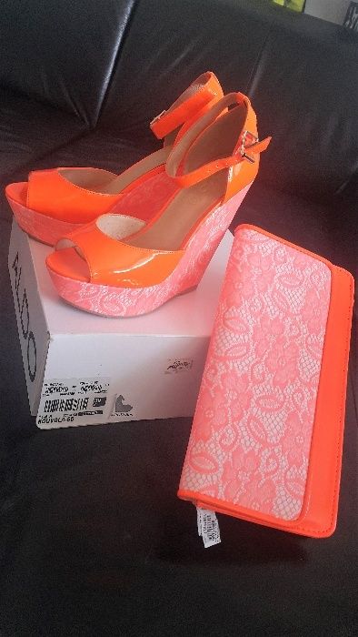 Koturny Aldo 39 lakierowane skóra naturalna białe pomarańczowe