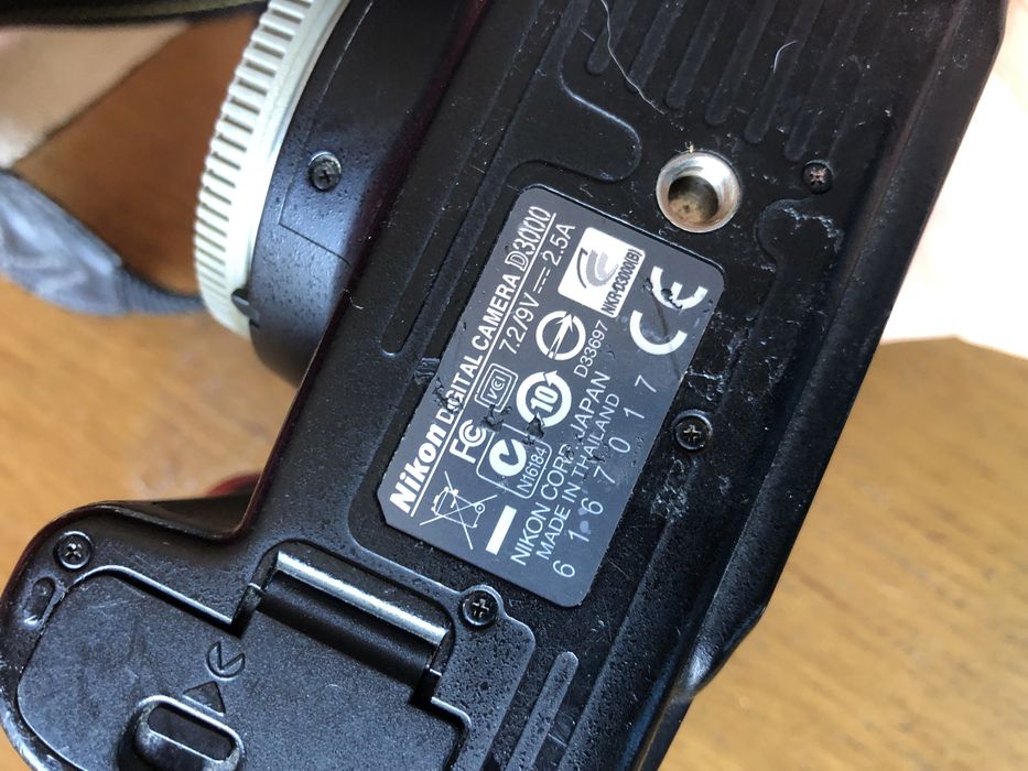 Functional Nikon D3000 DSLR Camera64354203485058121