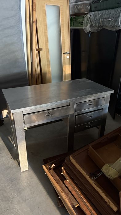 Mesa / secretaria em Inox