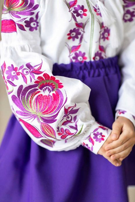 Продам шикарний комплект для дівчинки