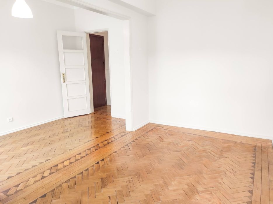 T1 junto da Estação CP - Centro de Queluz – Oportunidade Única!