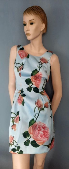 Elegancka sukienka w kwiaty MOHITO 34