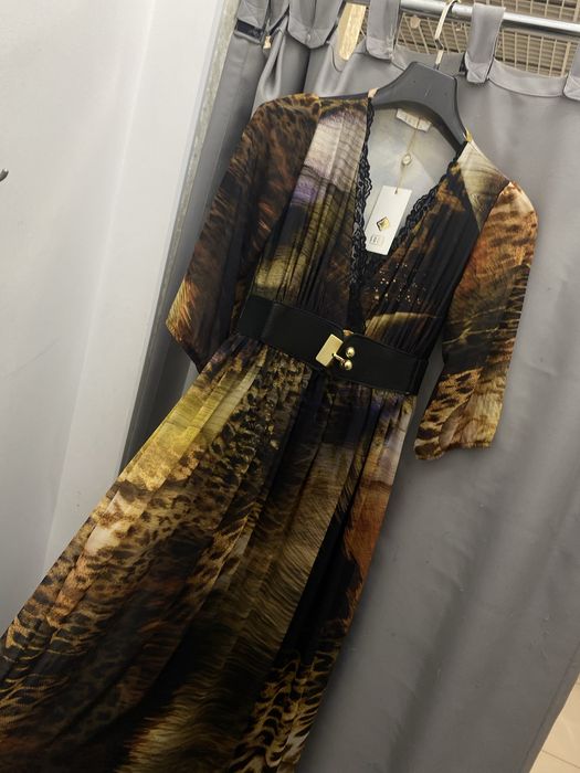 Продам сукні нові