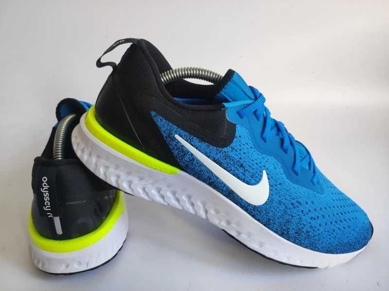 - Nike Odyssey React - Buty biegowe r. 44