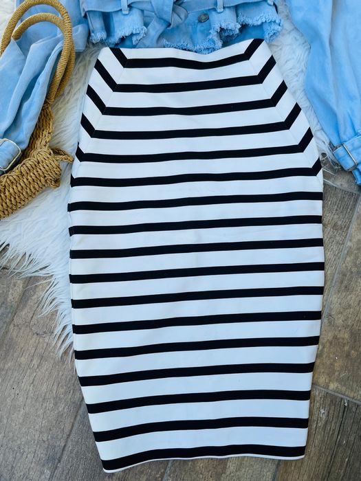 Zara midi spodnics ołówkowa rozporek S